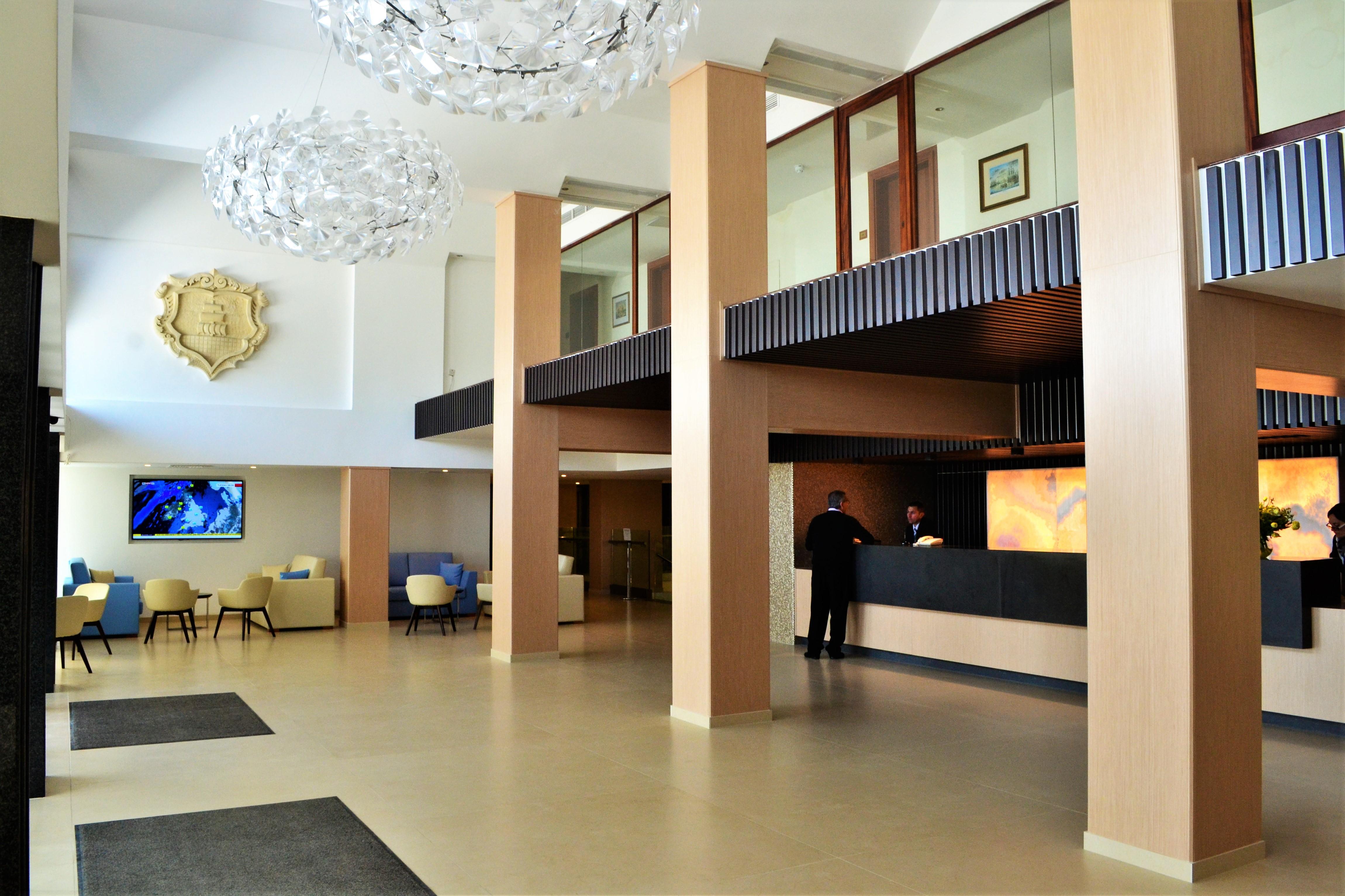 Qawra Palace &