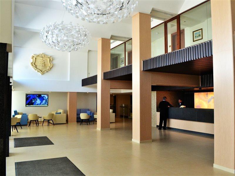 Hotel Qawra Palace & St. Paul's Bay