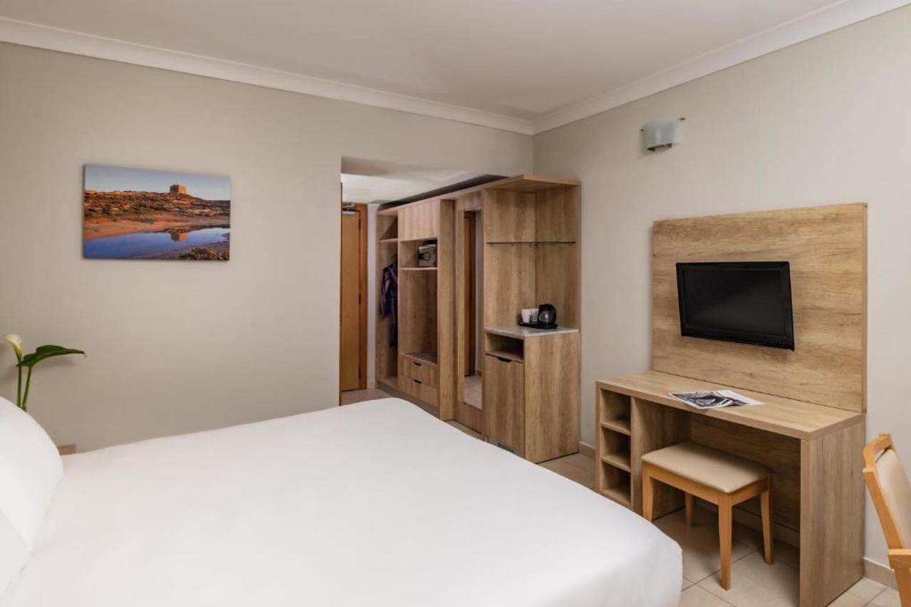 Qawra Palace & Hotel 4*