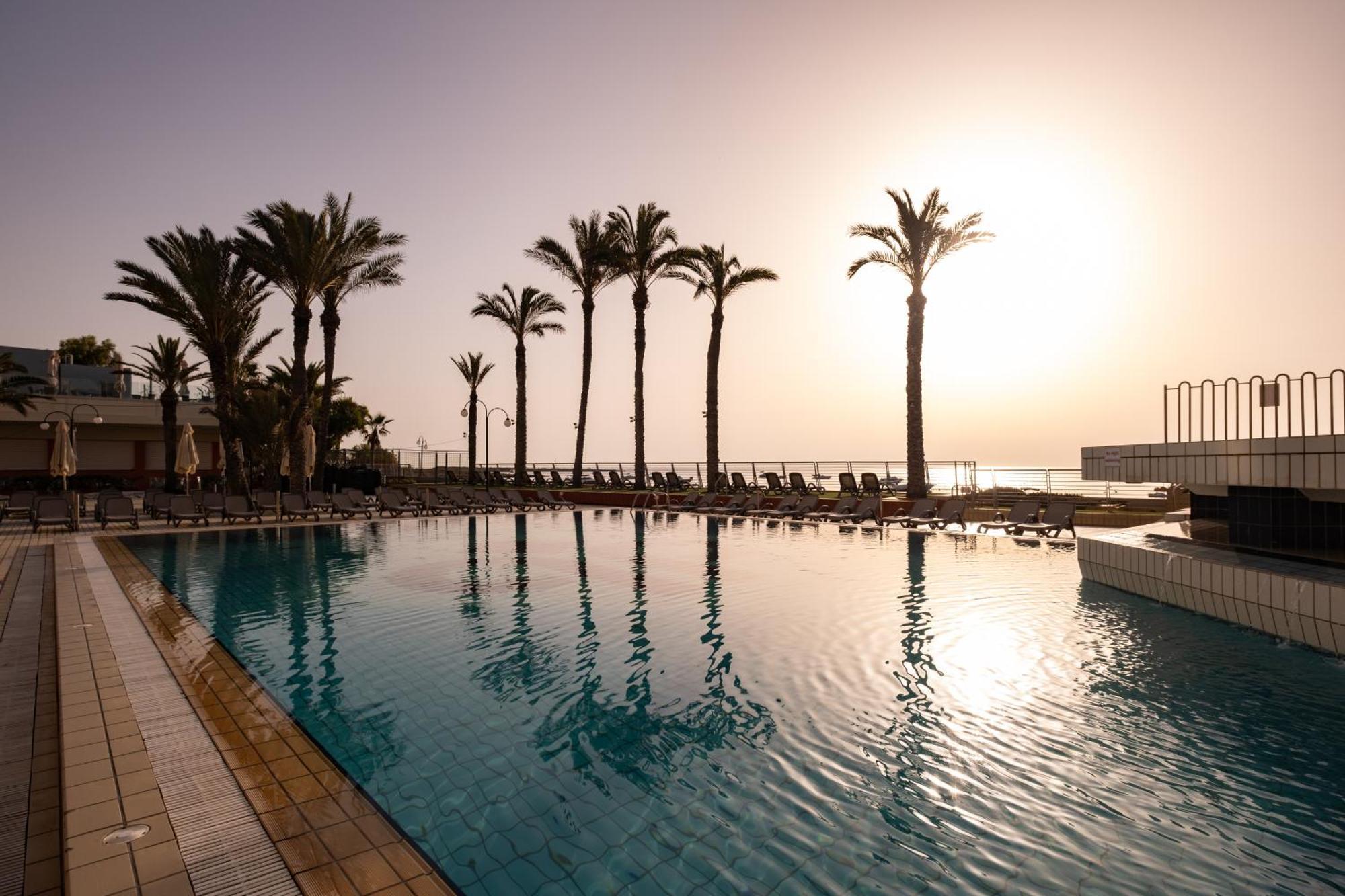 Hotel Qawra Palace & St Paul's Bay